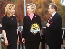 Hillary Clintonová piletla na pozvání prezidenta Václava Havla na mezinárodní...