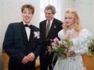 V únoru 1996 se Stanislav Gross oenil s árkou Bobysudovou. Za svdka mu el...