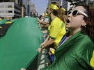 Demostrující v Sao Paulu ádali odstoupení prezidentky Dilmy Rousseffové (12....