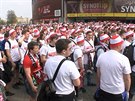 Derby je nae! Stovky fanouk Slavie prochází Prahou