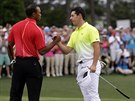 Tiger Woods a Rory McIlroy po finálovém kole turnaje Masters v August.