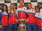 eský tým ve sloení (zleva) Lucie afáová, Petra Kvitová, Petr Pála, Karolína...
