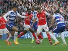 Aaron Ramsey z Arsenalu (uprosted) bhem duelu s Readingem