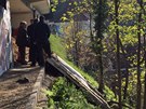 V pra�sk� ulici Chotkova vedouc� prudk�m svahem k Pra�sk�mu hradu se svalila...