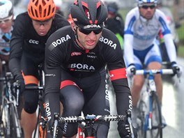 Cyklista Jan Brta na trati klasiky Miln-San Remo