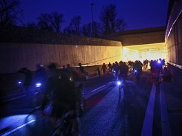 Již tradiční Velká jarní cyklojízda Prahou, které se zúčastnily tisíce lidí,...