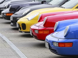 Sraz automobil znaky Porsche 911 v sobotu vyvrcholil jízdou centrem Prahy....