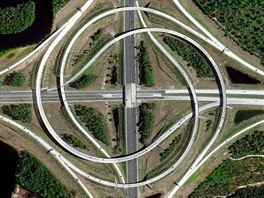 Mimoúrovňová turbínová křižovatka, Jacksonville, Florida, USA (Google Earth,...