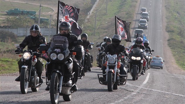Motorkářský gang Noční vlci na Krymu (30. října 2014)