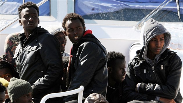 Migranti ekajc na Siclii (18. dubna 2015)