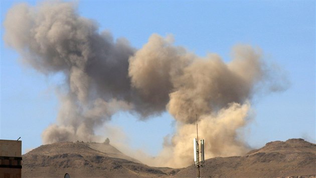 Vbuch v Sanaa (17. dubna 2015).