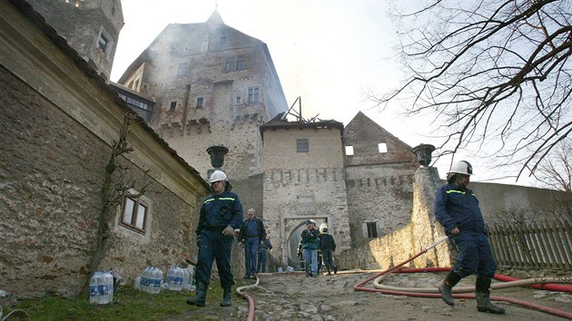 Na Perntejn hoelo 15. dubna 2005.