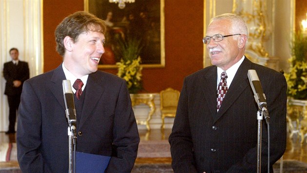 Předsedou vlády byl Stanislav Gross jmenován 27. července 2004.