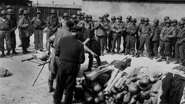 Přesně před 70 lety osvobodili Američané koncentrační tábor Buchenwald, jeden z největších a nejhorších táborů na území Německa. V letech 1937 až 1945 táborem a jeho pobočkami prošlo 250 tisíc vězňů několika národností.
