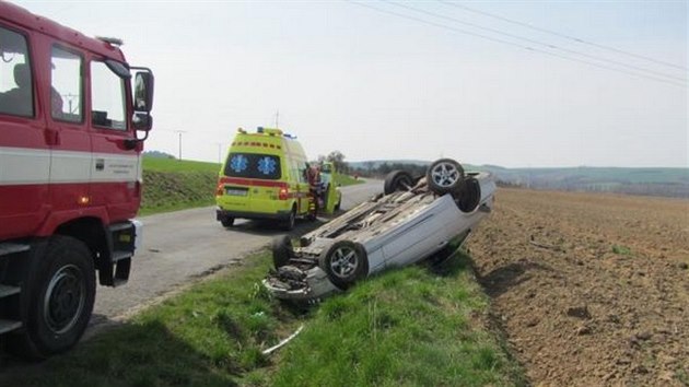 Havarovan BMW, jeho idie hledal na Zlnsku policejn psovod.