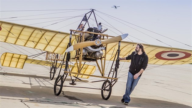 V Pardubicích po 105 letech vzlétla historická replika Bleriotu prvního českého letce Jana Kašpara. (16. dubna 2015)