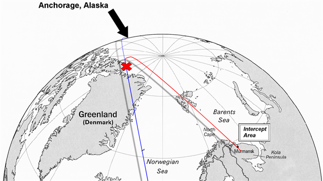 Trasa letu KAL 902. Modrou ipkou je sprvn kurs, erven odchylka. Nedaleko Murmansku bylo letadlo sesteleno..