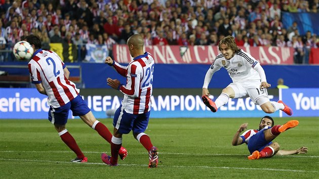RNA CHORVATSK HVZDY. Luka Modri z Realu Madrid pl na brnu Atltika.