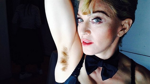 Madonna a jej neoholen podpad (2014)