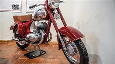 Jawa 350/354, které se na základ� zadní kyvné vidlice p�ezdívá �Kýva�ka�.