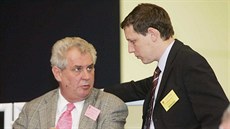 Milo� Zeman a Stanislav Gross p�i sjezdu �SSD v Brn� (25. b�ezna 2005)
