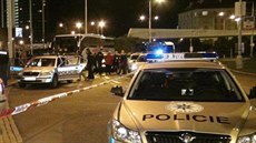 Vyetovatelé na míst, kde zemel mu eskortovaný policií. Pípad te...