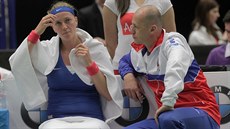JEDNIKA A KAPITÁN. Petra Kvitová a Petr Pála v semifinále Fed Cupu.