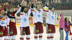 Hokejisté Olomouce zdraví po posledním a vítězném duelu sezony své fanoušky.
