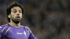 Mohamed Salah z Fiorentiny pedvádí udiveného fotbalistu.