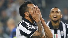 TOHLE PECE MUSÍM DÁVAT. Carlos Tévez z Juventusu práv spálil velkou...