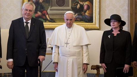 Prezident Miloe Zeman se ve Vatikánu seel s hlavou ímskokatolické církve,...