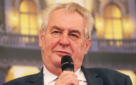 Prezident Milo Zeman pi projevu na ofínském fóru (20. dubna 2015)