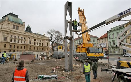 Slavnostní odhalení pomníku generála Pattona se uskutení 1. kvtna v 17 hodin.