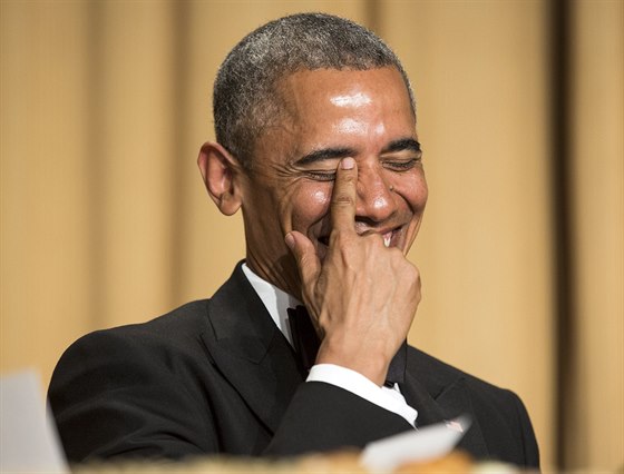 Prezident Barack Obama bhem veee s novinái v Bílém dom. (26. dubna 2015)