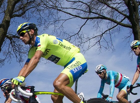 Cyklista Roman Kreuziger na trati závodu Amstel Gold Race