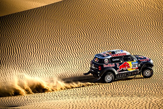 Mini All4 Racing při testu v dubajské poušti