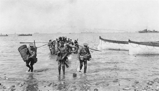 Vylodní australských jednotek 25. dubna 1915 na poloostrov Gallipoli