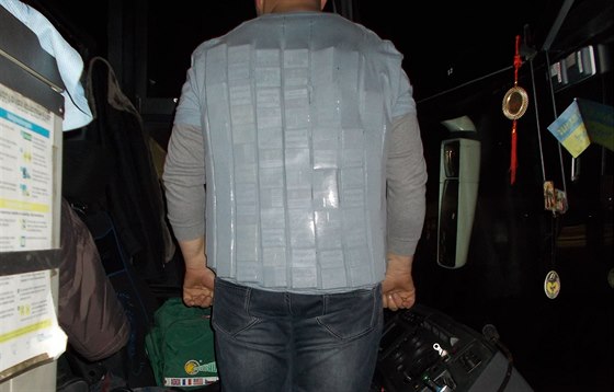 Speciální vesta, ve které se ukrajinský idi autobusu snail pevést tisíce...