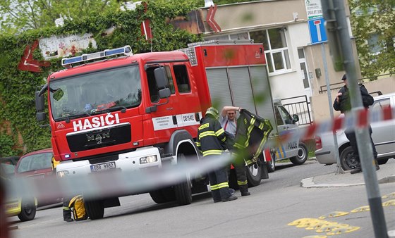 Policie našla při zásahu proti extrémistům v Brně-Králově Poli výbušninu...