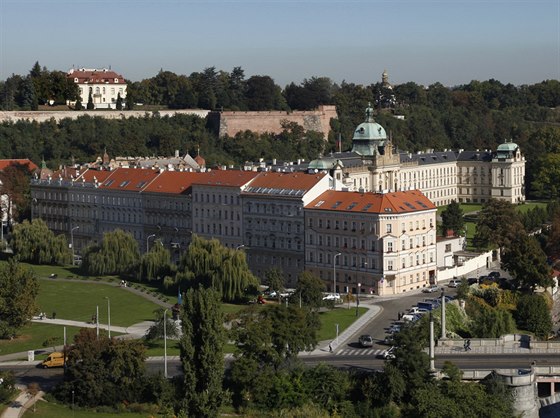 Kramáova vila je tak citliv zasazena do bývalé baty sv. Maí Magdalény, e...