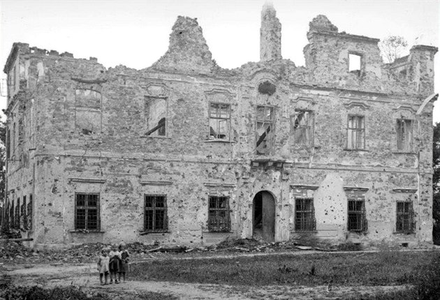 Partyzáni, osvobození i popravy. Paměť války už drží jen historikové a kronikáři