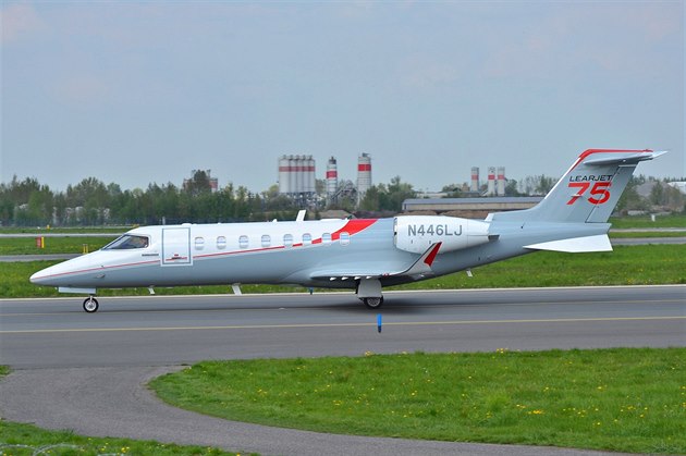 Letadlo Learjet.