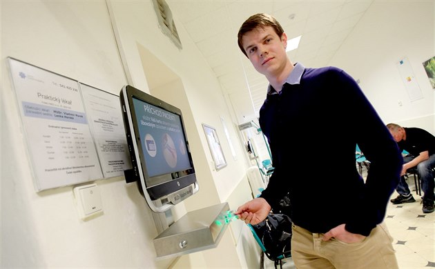 Studenti biomedicínckého in�enýrství v �ele s Martinem Horským vyvinuli...