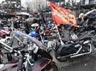 lenové ruského motorkáského klubu Noní vlci vyrazili z Moskvy k jízd na...