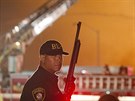 Pi násilnostech v Baltimoru zasahovali i hasii. (27. 4. 2015)