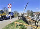 V Humpolecké ulici se celé léto bude opravovat most pes eleznici, jezdit se...