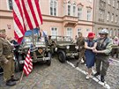 Historické vojenské automobily pijely 24. dubna k americkému velvyslanectví v...