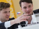 Michal Kritof a Ondej Chybík ukázali model svého pavilonu pro Expo 2015.