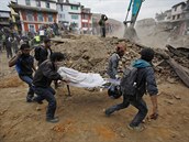 Nepál v sobotu zasáhlo nejhorší zemětřesení za posledních 80 let. (25. dubna...