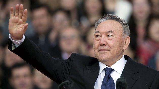 Kazask prezident Nursultan Nazarbajev na pedvolebnm mtinku v Almaty (18. dubna 2015)